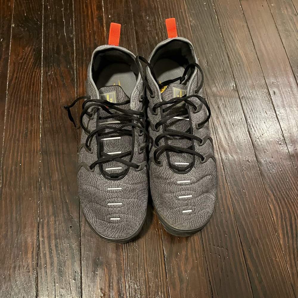 Nike AIR VAPORMAX PLUS Men’s Size 13/Women’s 14.5 - Picture 7 of 16